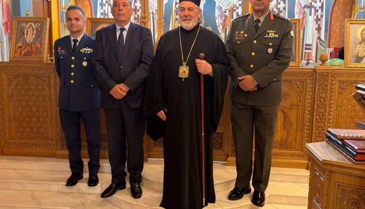Συνάντηση-Υπουργού-Άμυνας-της-Κύρπου-με-τον-Αρχιεπίσκοπο-Θυατείρων