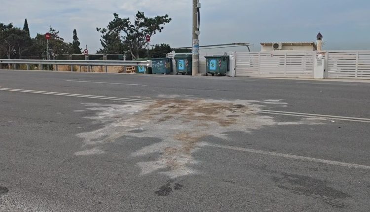 Νεκρός-ο-56χρονος-μετά-την-τριπλή-καραμπόλα-στην-Αθηνών-Σουνίου-–-Στο-νοσοκομείο-άλλα-δύο-άτομα
