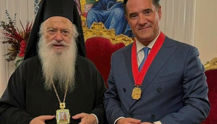 Επίσκεψη-του-Υπουργού-Υγείας-Άδωνι-Γεωργιάδη-στην-Ημαθία-και-απονομή-χρυσού-μεταλλίου-25ετίας-των-Παυλείων