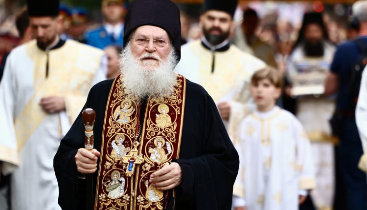 Ζωντανά-σήμερα-στις-8-το-βράδυ-η-διάλεξη-του-Γέροντος-Εφραίμ-στη-Θεολογική-Σχολή-Βελιγραδίου