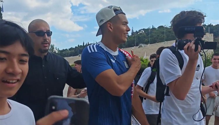 Χαμός-με-τον-tiktoker-marlon-garcia:-Βγήκε-βόλτα-στο-Καλλιμάρμαρο-και-τον-πολιόρκησαν-αμέτρητοι-φαν-–-Δείτε-το-βίντεο