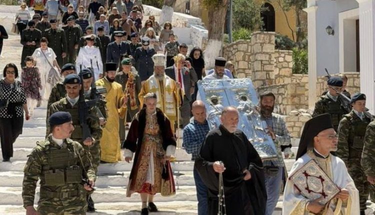 Η-πανήγυρη-του-Ιερού-Μητροπολιτικού-Ναού-Αγίων-Κωνσταντίνου-και-Ελένης-Καστελλορίζου