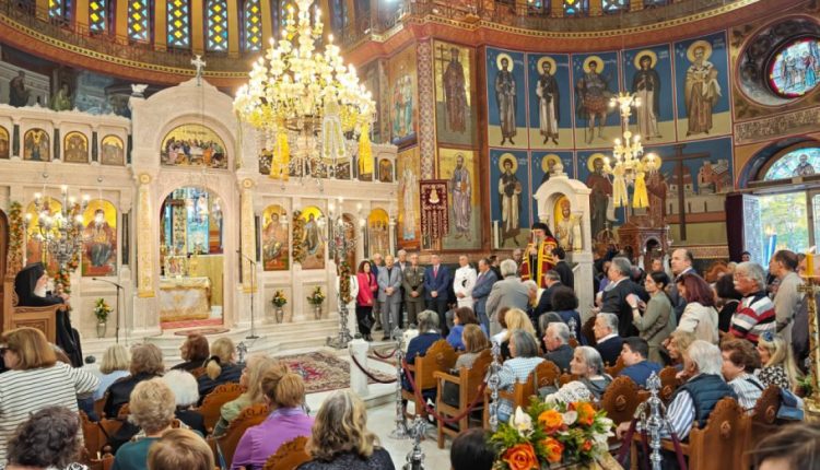 Η-πανήγυρις-των-Αγίων-Κωνσταντίνου-και-Ελένης-στον-Μητροπολιτικό-Ναό-της-Γλυφάδας