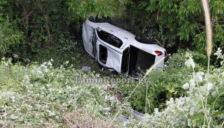 Αγροτικό-στη-Φθιώτιδα-έφυγε-εκτός-δρόμου-και-έφερε-τούμπες