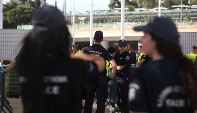 Ολυμπιακός-–-Ρεάλ-Μαδρίτης:-Προσαγωγές-από-την-αστυνομία,-οπαδοί-προσπάθησαν-να-μπουν-χωρίς-εισιτήριο