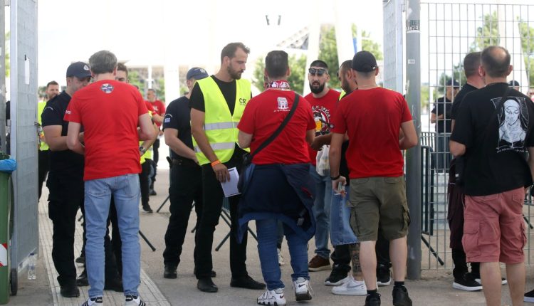 Ολυμπιακός-–-Ρεάλ-Μαδρίτης:-Πάνω-από-1.000-οπαδοί-δεν-μπορούσαν-να-μπουν-στο-γήπεδο,-εκνευρισμός-στο-telecom-center-athens