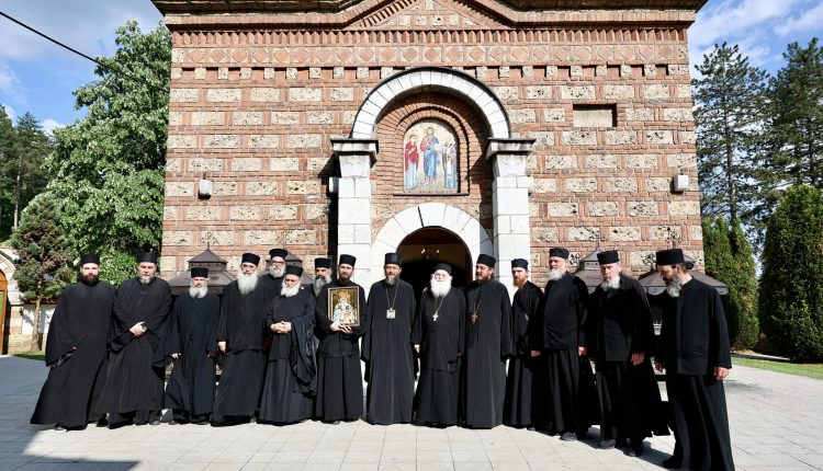 Τα-μοναστήρια-της-Σερβίας-υποδέχονται-την-αγιορείτικη-συνοδεία-(ΦΩΤΟ)