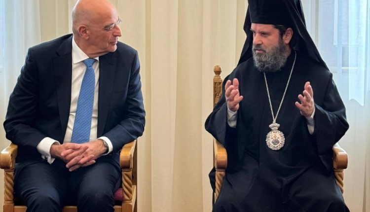 Συνάντηση-του-Αρχιεπισκόπου-Αλβανίας-με-τον-Υπουργό-Εθνικής-Άμυνας-Νίκο-Δένδια