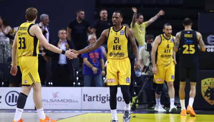 basket-league:-Στα-ημιτελικά-η-ΑΕΚ,-102-99-τον-Άρη-και-παίζει-με-τον-Ολυμπιακό