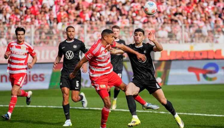 Γερμανία:-Στην-bundesliga-η-Πάντερμπορν-έριξε-τη-Βόλφσμπουργκ-του-Κουλιεράκη