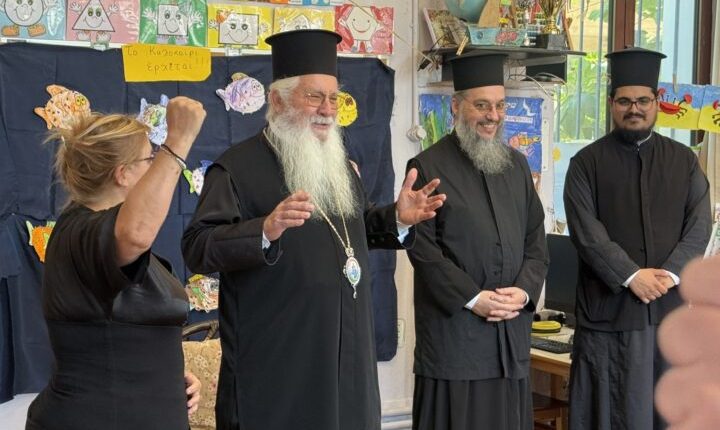 Ο-Θηβών-Γεώργιος-κοντά-στους-μαθητές-των-Σχολείων