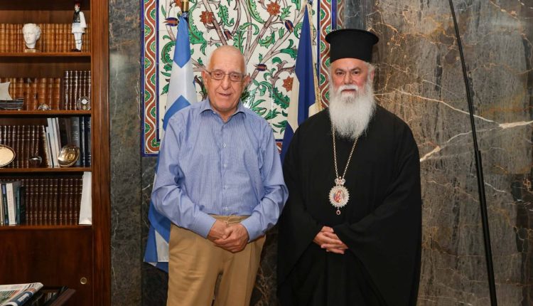 Συνάντηση-Μητροπολίτη-Καλαβρύτων-με-τον-Πρόεδρο-της-Βουλής-Νικήτα-Κακλαμάνη