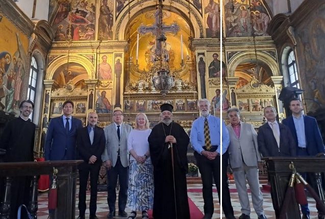 Ο-ΥΦΕΞ-Γιάννης-Λοβέρδος-στον-ιστορικό-Ιερό-Ναό-Αγίου-Γεωργίου-των-Ελλήνων-στη-Βενετία