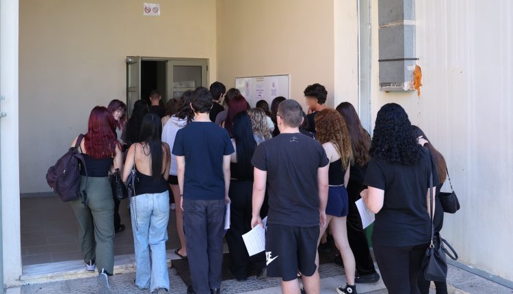 Πανελληνιες-2026:-«Περιμέναμε-τεχνητή-νοημοσύνη,-αλλά-έπεσε-αθλητισμός»-λένε-οι-υποψήφιοι-των-ΕΠΑΛ-–-«Ωραίο-θέμα,-μου-άρεσε»