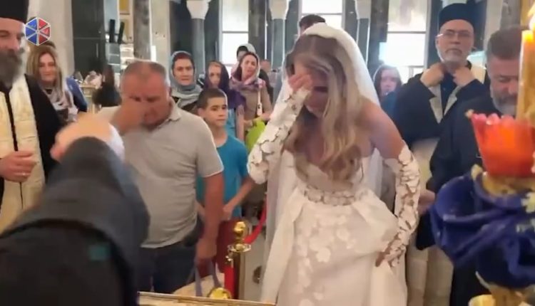 Βελιγράδι:-Μελλόνυμφοι-προσκύνησαν-την-Αγία-Ζώνη-πριν-από-τον-γάμο-τους-(ΒΙΝΤΕΟ)