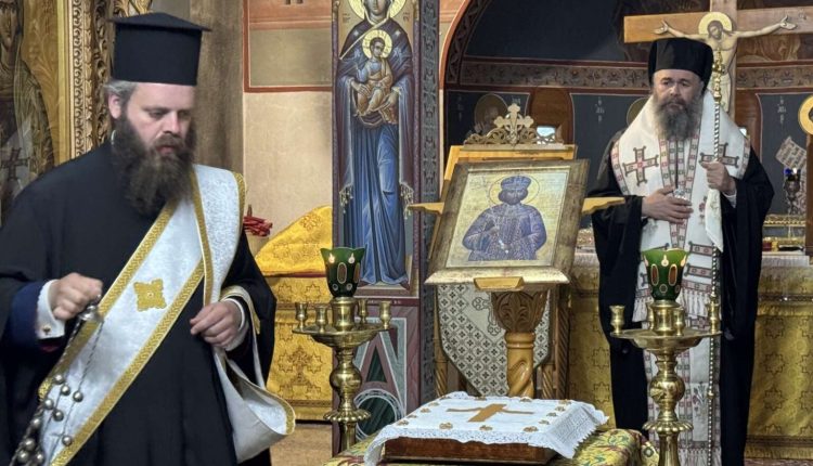 Τρισάγιο-στη-μνήμη-των-πεσόντων-της-Αλώσεως-τέλεσε-ο-Μητροπολίτης-Φλωρίνης
