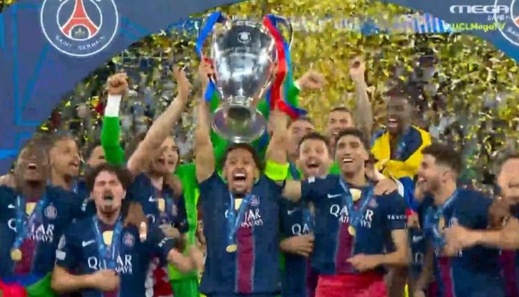 champions-league:-Η-απονομή-του-τροπαίου-στην-πρωταθλήτρια-Ευρώπης-Παρί-Σεν-Ζερμέν