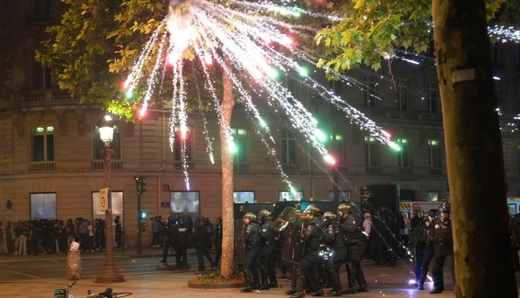 Παρίσι:-Περισσότερες-από-400-συλλήψεις-Επτά-τραυματίες-αστυνομικοί