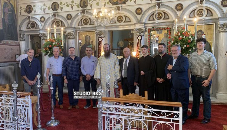 Ο-Επίσκοπος-Τολιάρας-στην-εορτή-του-Αγίου-Πνεύματος-στο-Λυγουριό-Αργολίδας