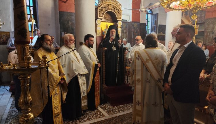 Θεσσαλιώτιδος-Τιμόθεος:-Η-Εκκλησία-καλείται-να-βιώνει-καθημερινά-την-παρουσία-του-Αγίου-Πνεύματος