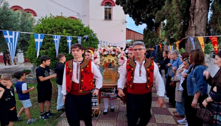 Η-εορτή-του-Αγίου-Πνεύματος-στη-Μητρόπολη-Μαρωνείας