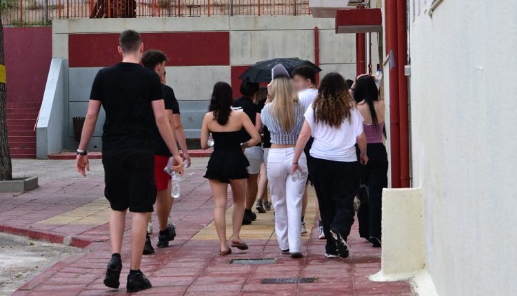 Πανελλήνιες-2026:-Σε-μαθήματα-ειδικότητας-εξετάζονται-σήμερα-οι-υποψήφιοι-των-ΕΠΑΛ