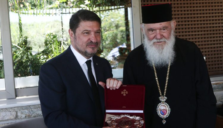 Γεύμα-του-Περιφερειάρχη-Αττικής-με-τον-Αρχιεπίσκοπο-και-μέλη-της-Ιεράς-Συνόδου