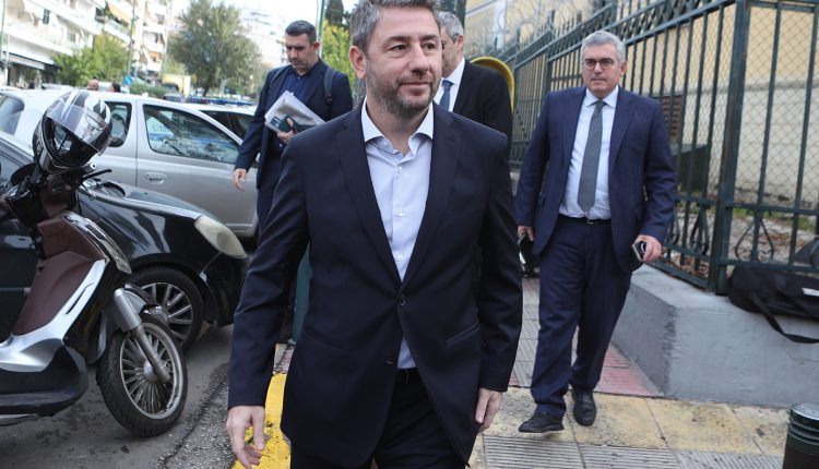Η-δημοσκοπική-κατρακύλα-του-ΠΑΣΟΚ-και-τα-σενάρια-συνεργασίας-με-τον-Τσίπρα-στο-επίκεντρο-του-σημερινού-Πολιτικού-Συμβουλίου