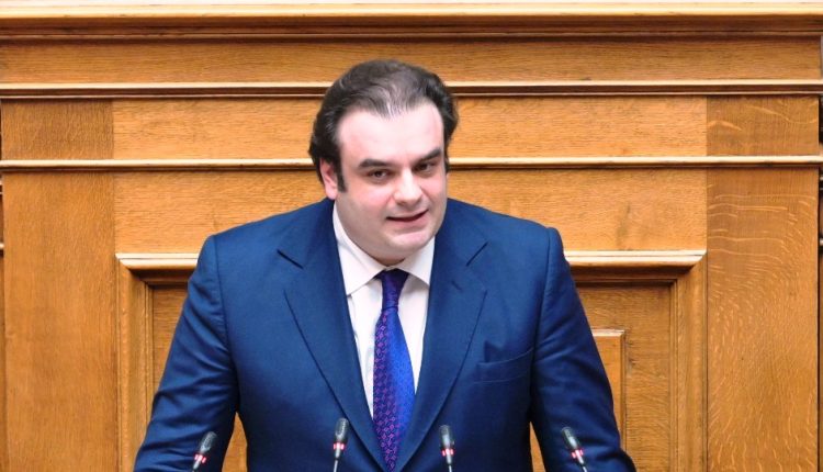 Κυρ-Πιερρακάκης:-Στα-1.600-ευρώ-το-ακατάσχετο-όριο-για-χρέη-σε-Δημόσιο-και-τράπεζες
