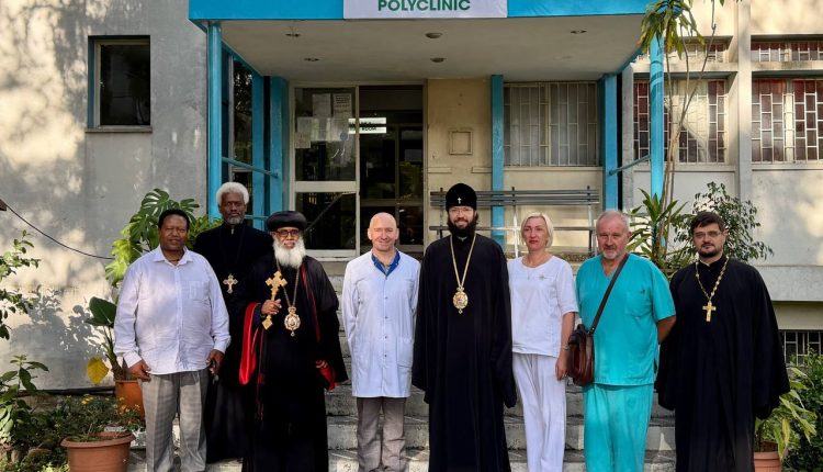 Ο-Μητροπολίτης-Βολοκολάμσκ-επισκέφθηκε-το-Νοσοκομείο-του-Ρωσικού-Ερυθρού-Σταυρού-στην-Αντίς-Αμπέμπα