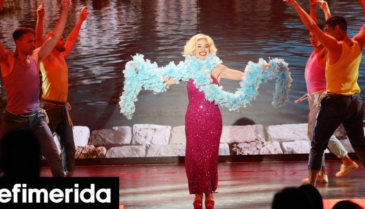 «Του-Αγοριού-Απέναντι»:-Πρεμιέρα-για-τη-θεατρική-υπερπαραγωγή-στο-Θέατρο-Άλσος-Οι-διάσημοι-που-έδωσαν-το-παρών