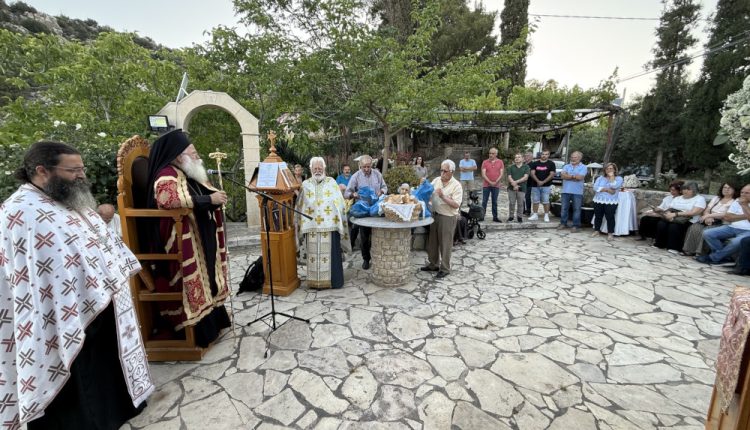 Αρχιερατικός-Εσπερινός-στον-Ιερό-Ναό-των-Αγίων-Πάντων-της-Καλαμαύκας-Ιεράπετρας