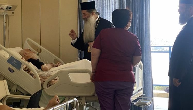 Φθιώτιδος-Συμεών:-Περιοδεία-αγάπης-στα-σχολεία-του-πόνου-και-της-ελπίδας-λίγο-πριν-την-εισαγωγή-του-στο-νοσοκομείο