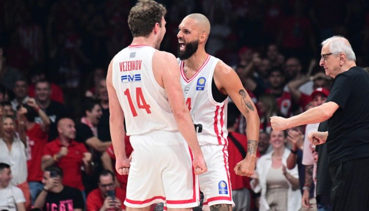 basket-league:-Με-«καυτό»-Φουρνιέ,-ο-Ολυμπιακός-νίκησε-102-92-τον-Παναθηναϊκό-και-έκανε-το-2-1