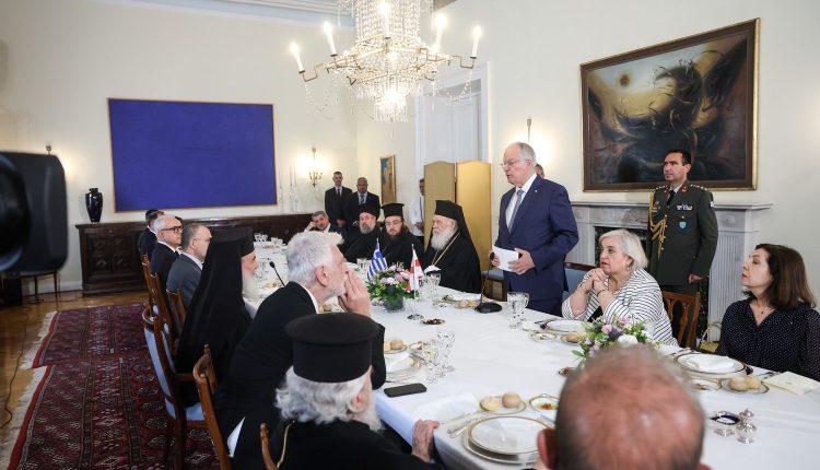 Μήνυμα-στήριξης-από-τον-ΠτΔ-στο-γεύμα-προς-τιμήν-του-Πατριάρχη-Ιεροσολύμων