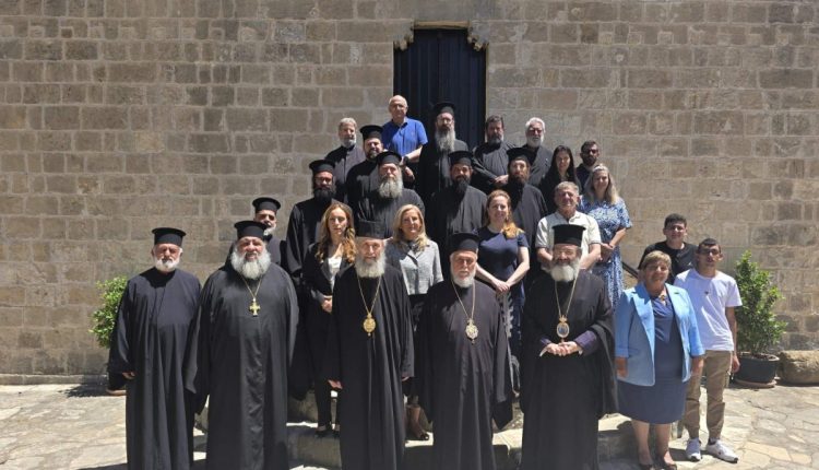 ΚΑ΄-Συνάντηση-Εκπροσώπων-των-Εκκλησιαστικών-Περιφερειών-και-Μονών-στο-Γραφείο-Προσκυνηματικών-Περιηγήσεων-της-Εκκλησίας-Κύπρου
