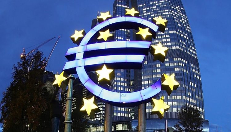 Αύξησε-τα-επιτόκια-η-ΕΚΤ:-Αναθεωρεί-επί-τα-χείρω-προβλέψεις-για-πληθωρισμό-και-ανάπτυξη