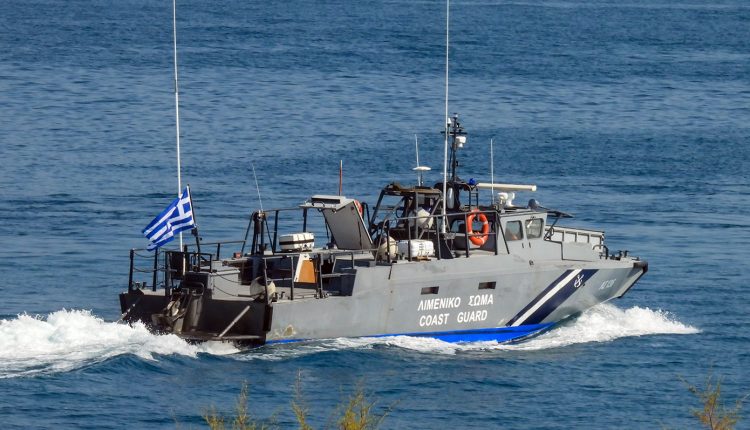 Εισροή-υδάτων-σε-τουρκική-θαλαμηγό-στα-Πρασονήσια