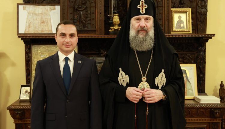 Στον-Πατριάρχη-Γεωργίας-ο-Πρόεδρος-της-Κυβερνήσεως-της-Αυτονόμου-Δημοκρατίας-της-Αμπχαζίας