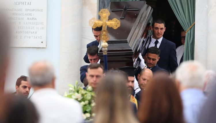 Φίλοι,-συνάδελφοι-και-στελέχη-της-Αριστεράς-αποχαιρέτησαν-τον-δημοσιογράφο,-Νίκο-Σερβετά