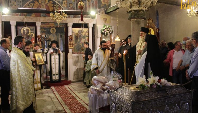 Άρτα:-Πανηγυρικός-Εσπερινός-Ανακομιδής-Λειψάνων-Αγίας-Θεοδώρας