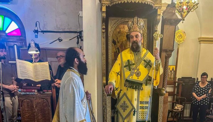 Θήρας-Αμφιλόχιος:-Στη-σύγχρονη-εποχή-ο-Χριστός-εξακολουθεί-να-καλεί-κάθε-άνθρωπο