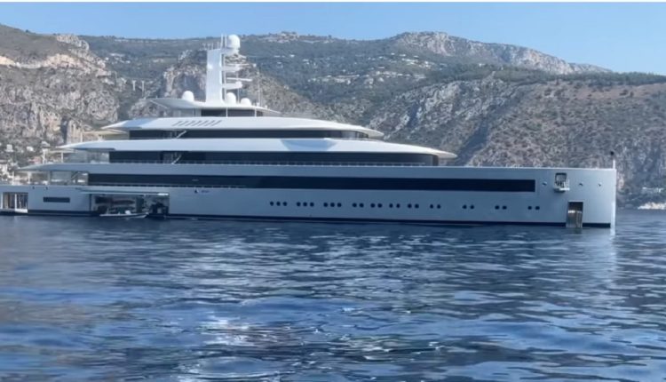 to-εντυπωσιακό-superyacht-του-ιδρυτή-του-whatsapp-βρέθηκε-στη-Βάρκιζα-–-Ποιός-είναι-ο-jan-koum