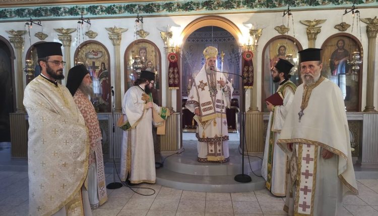 Θεία-Λειτουργία-ενώπιον-της-τιμίας-κάρας-του-Αγίου-Βησσαρίωνος-στον-ομώνυμο-οικισμό-των-Σοφάδων