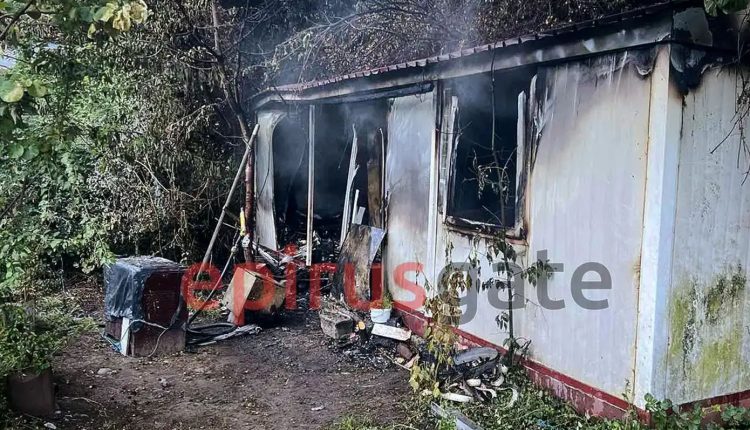 Τα-τέσσερα-νεκρά-αδέρφια-έμεναν-30-χρόνια-στο-κοντέινερ-–-«Δίπλα-ήταν-το-σπίτι-που-είχε-καταστραφεί-από-τον-σεισμό»