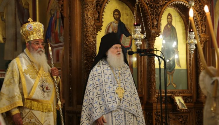 Γέρων-Εφραίμ-Βατοπαιδινός:-«Ευλογημένος-ο-ιερέας-ο-οποίος-εμπνέει»