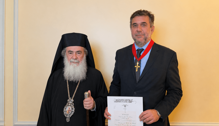 Αναγόρευση-του-Καθηγητή-Σπύρου-Βλαχόπουλου-σε-«Σταυροφόρο-του-Τάγματος-των-Ορθοδόξων-Σταυροφόρων-του-Παναγίου-Τάφου»