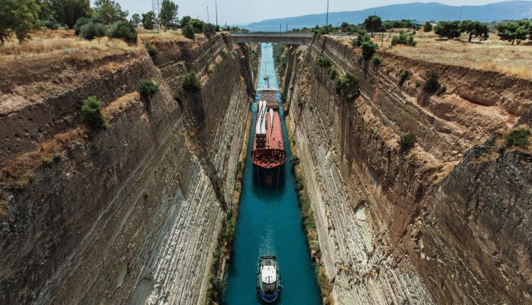 Επαναλειτουργεί-από-σήμερα-για-τη-θαλάσσια-κυκλοφορία-η-Διώρυγα-της-Κορίνθου