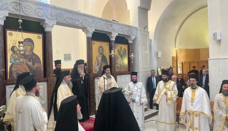 Ο-Μάνης-Χρυσόστομος-στα-ονομαστήρια-του-Αρχιεπισκόπου-Ιερωνύμου