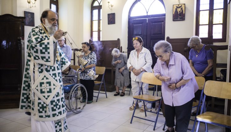 Η-εορτή-του-Αγίου-Λουκά-του-Ιατρού-στον-Ιερό-Ναό-Αγίου-Παντελεήμονος-Καΐρου